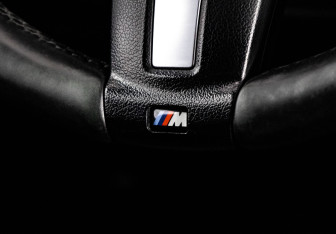 Подержанный автомобиль BMW X5 2015 года (14 фото)