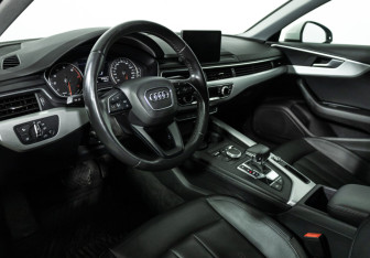 Подержанный автомобиль Audi A4 Sedan 2018 года (11 фото)