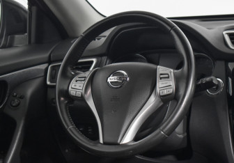 Подержанный автомобиль Nissan X-Trail 2018 года (14 фото)