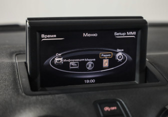 Подержанный автомобиль Audi A1 2012 года (14 фото)