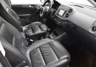 Подержанный автомобиль Volkswagen Tiguan 2013 года (12 фото)