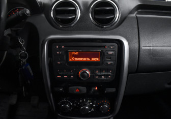 Подержанный автомобиль Renault Duster 2013 года (15 фото)