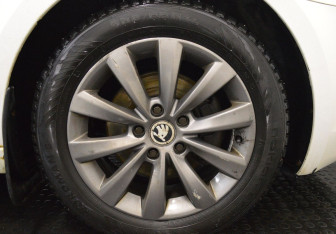 Подержанный автомобиль Skoda Octavia Liftback 2014 года (9 фото)