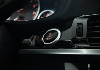 Подержанный автомобиль BMW X3 2014 года (17 фото)