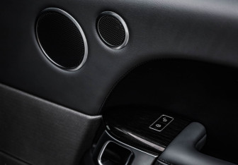 Подержанный автомобиль Land Rover Range Rover Sport 2015 года (40 фото)