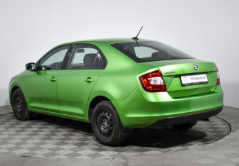 Подержанный автомобиль Skoda Rapid Liftback 2018 года (7 фото)