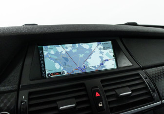 Подержанный автомобиль BMW X6 2014 года (16 фото)