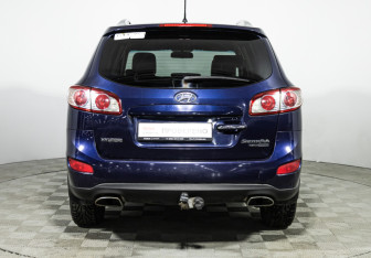 Подержанный автомобиль Hyundai Santa Fe 2010 года (6 фото)