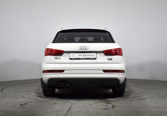 Подержанный автомобиль Audi Q3 2015 года (6 фото)
