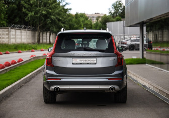 Подержанный автомобиль Volvo XC90 2019 года (7 фото)
