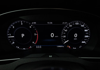 Подержанный автомобиль Volkswagen Arteon 2018 года (12 фото)