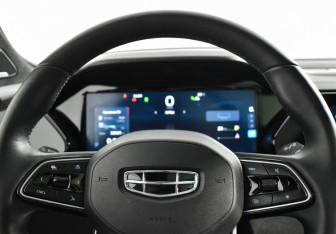 Подержанный автомобиль Geely Monjaro 2024 года (16 фото)