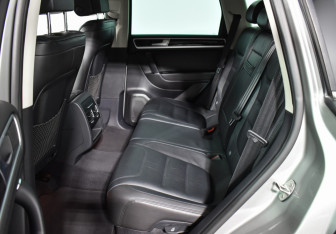 Подержанный автомобиль Volkswagen Touareg 2016 года (19 фото)