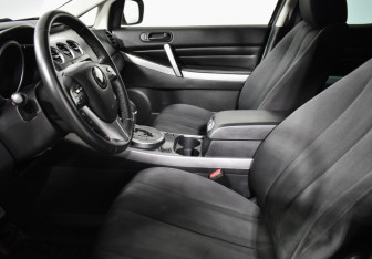 Подержанный автомобиль Mazda CX-7 2011 года (10 фото)