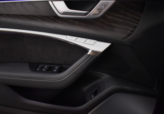 Подержанный автомобиль Audi A7 2019 года (17 фото)