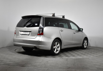 Подержанный автомобиль Mitsubishi Grandis 2008 года (5 фото)