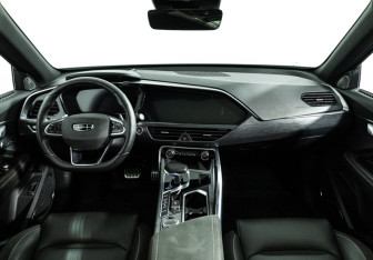 Подержанный автомобиль Geely Tugella 2023 года (13 фото)