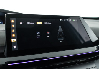 Подержанный автомобиль Changan UNI-V 2023 года (20 фото)