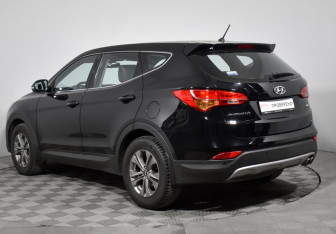 Подержанный автомобиль Hyundai Santa Fe 2015 года (8 фото)
