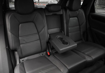 Подержанный автомобиль Porsche Cayenne 2020 года (30 фото)