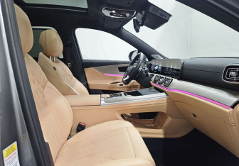 Подержанный автомобиль Jaecoo J8 2024 года (11 фото)