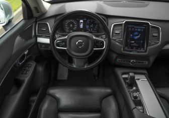 Подержанный автомобиль Volvo XC90 2021 года (12 фото)