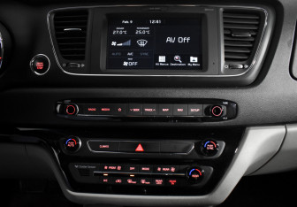 Подержанный автомобиль Kia Carnival 2019 года (19 фото)