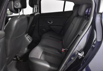 Подержанный автомобиль Renault Megane Hatchback 2010 года (12 фото)