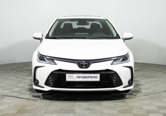 Подержанный автомобиль Toyota Corolla Sedan 2022 года (2 фото)
