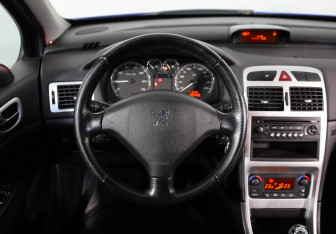 Подержанный автомобиль Peugeot 307 Hatchback 2007 года (7 фото)