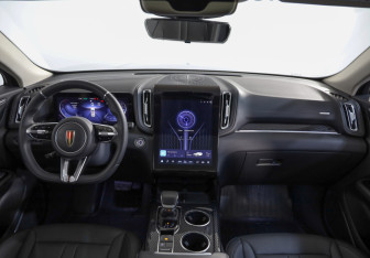 Подержанный автомобиль Hongqi HS3 2024 года (9 фото)