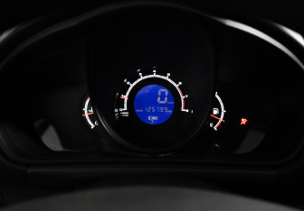 Подержанный автомобиль Lifan X60 2015 года (16 фото)