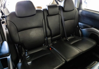 Подержанный автомобиль Peugeot 4007 2008 года (15 фото)