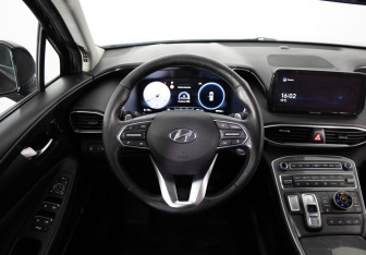 Подержанный автомобиль Hyundai Santa Fe 2021 года (10 фото)