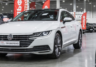 Подержанный автомобиль Volkswagen Arteon 2020 года (4 фото)