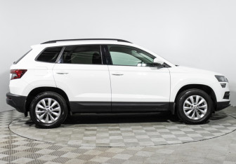 Подержанный автомобиль Skoda Karoq 2021 года (4 фото)