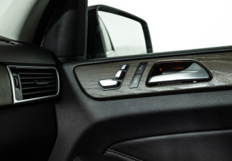 Подержанный автомобиль Mercedes-Benz GLE 2017 года (20 фото)