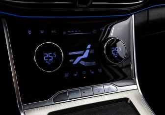 Подержанный автомобиль Exeed VX 2021 года (15 фото)