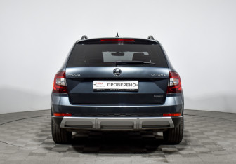 Подержанный автомобиль Skoda Octavia Wagon 2017 года (6 фото)