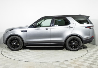 Подержанный автомобиль Land Rover Discovery 2020 года (8 фото)