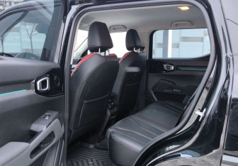 Подержанный автомобиль Haval H3 2024 года (12 фото)