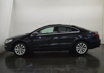 Подержанный автомобиль Volkswagen Passat CC 2010 года (8 фото)