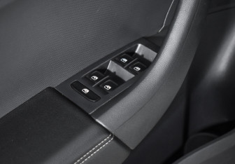 Подержанный автомобиль Skoda Rapid Liftback 2017 года (10 фото)