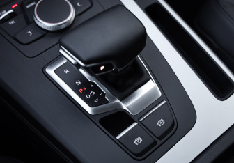 Подержанный автомобиль Audi Q5 2020 года (19 фото)