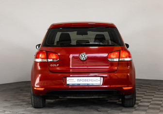 Подержанный автомобиль Volkswagen Golf Hatchback 2011 года (6 фото)