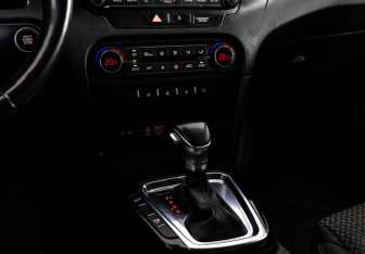 Подержанный автомобиль Kia Ceed Wagon 2019 года (13 фото)