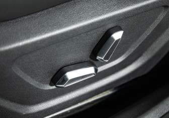 Подержанный автомобиль Geely Coolray 2023 года (20 фото)