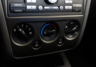 Подержанный автомобиль Ford Fusion 2008 года (13 фото)