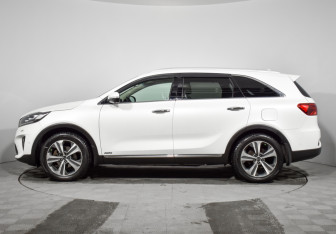 Подержанный автомобиль Kia Sorento 2019 года (8 фото)