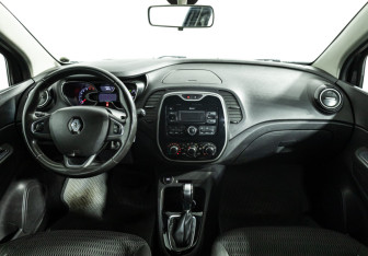 Подержанный автомобиль Renault Kaptur 2018 года (13 фото)
